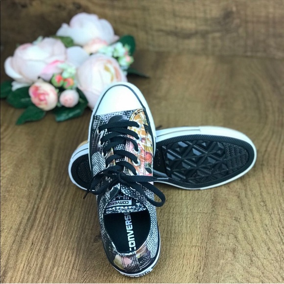 NWT Converse 💥Digital Floral Black LT W AUTHENTIC - Picture 4 of 6